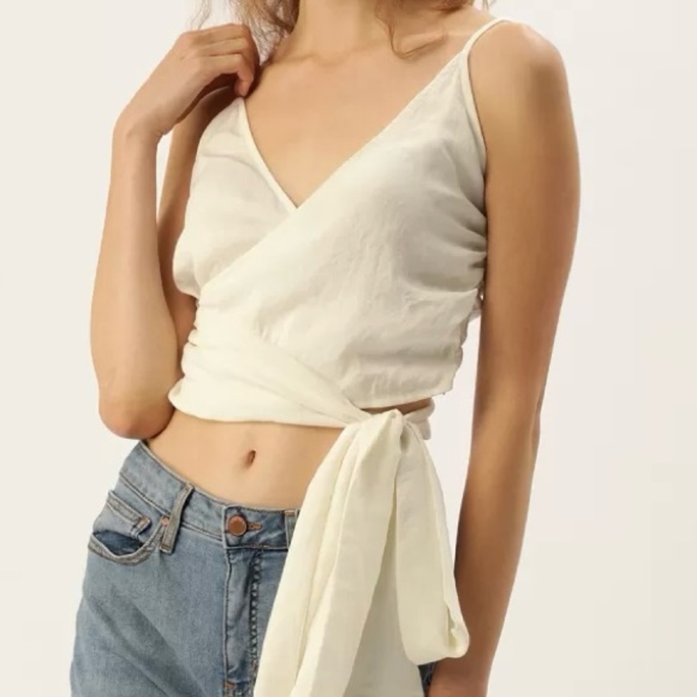 Forever 21 White Sleeveless Top With Tie-Up Wrap Detail. NWT. Size Small